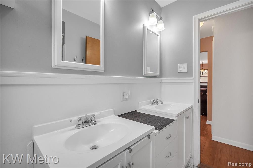 31833 Marblehead Road Farmington, MI 48336 - Photo 21 of 35 Gallery Image 21