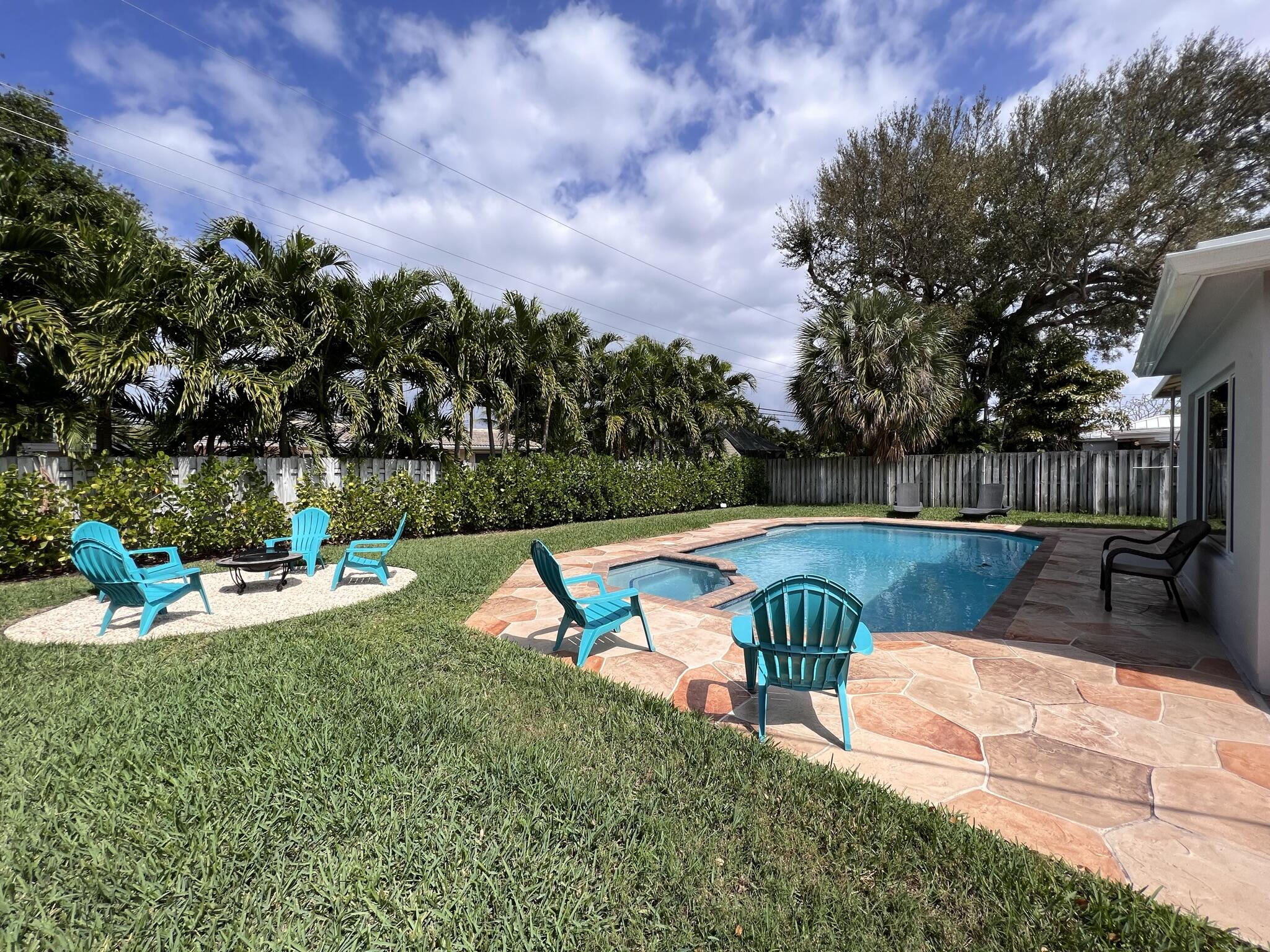2011 Northeast 31st Street Lighthouse Point, FL 33064 - Photo 39 of 42 Backyard