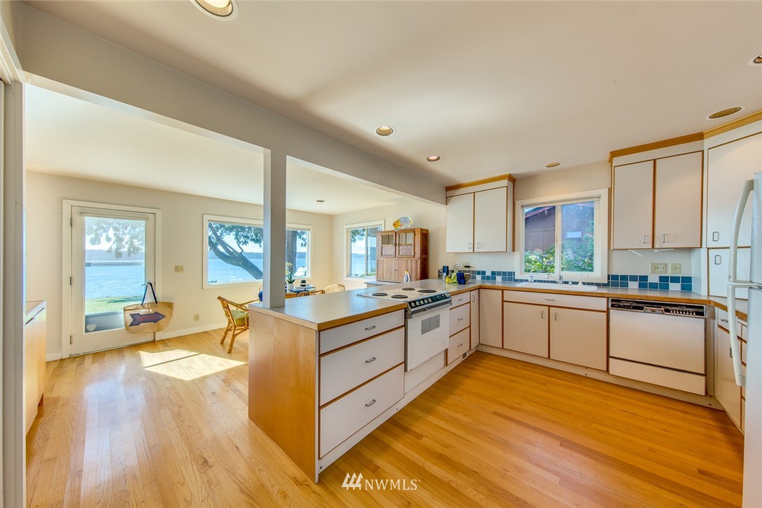 14737 Sandy Hook Road Northeast Poulsbo, WA 98370 - Photo 9 of 24 Gallery Image 9