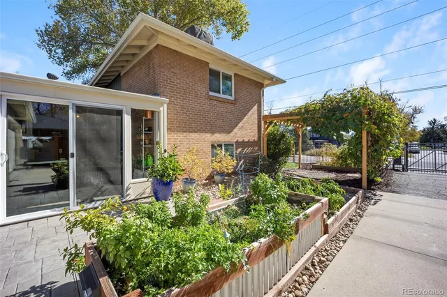 a view of a house with a outdoor space