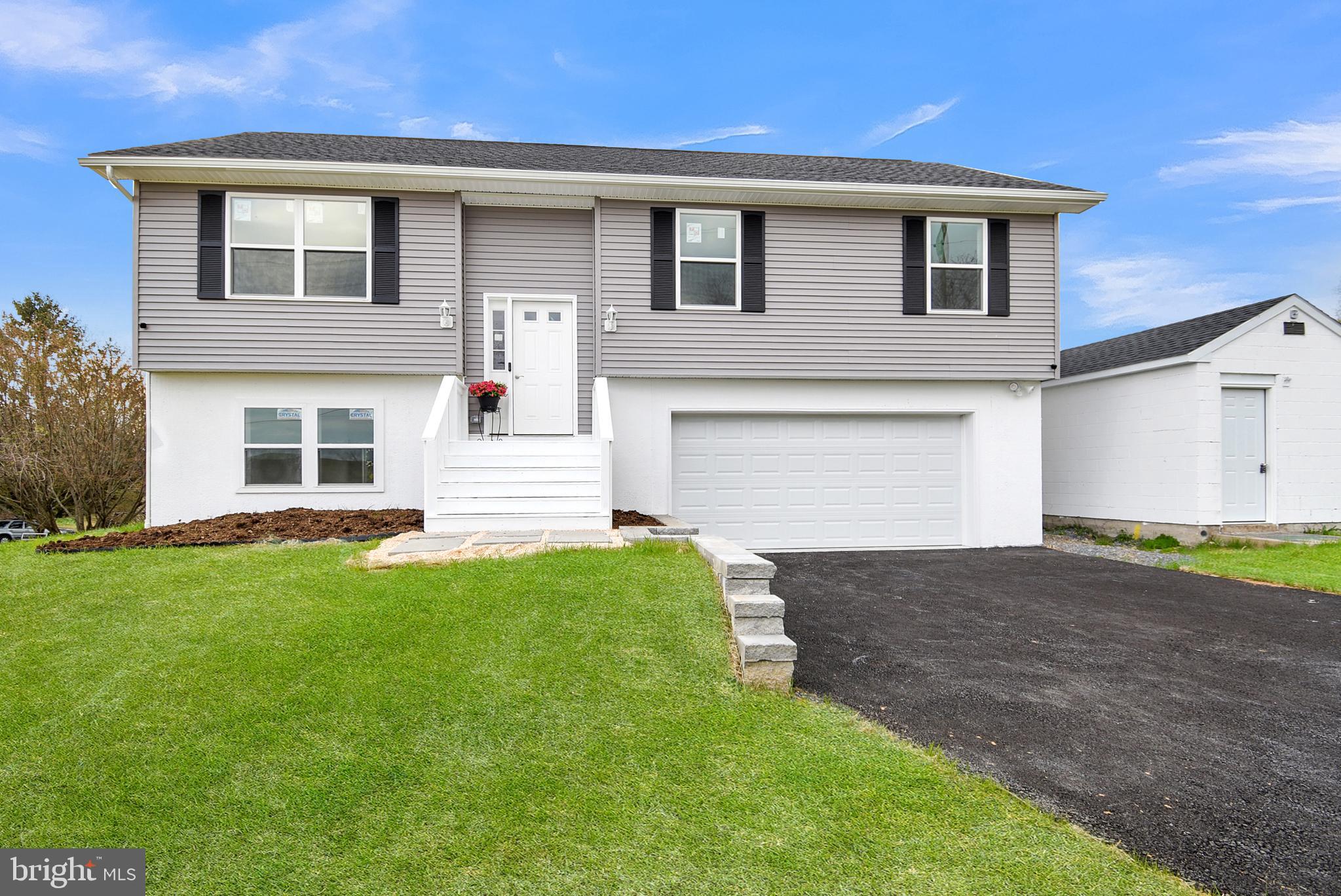 826 River Road Hamburg, PA 19526 - Photo 28 of 32 Exterior front