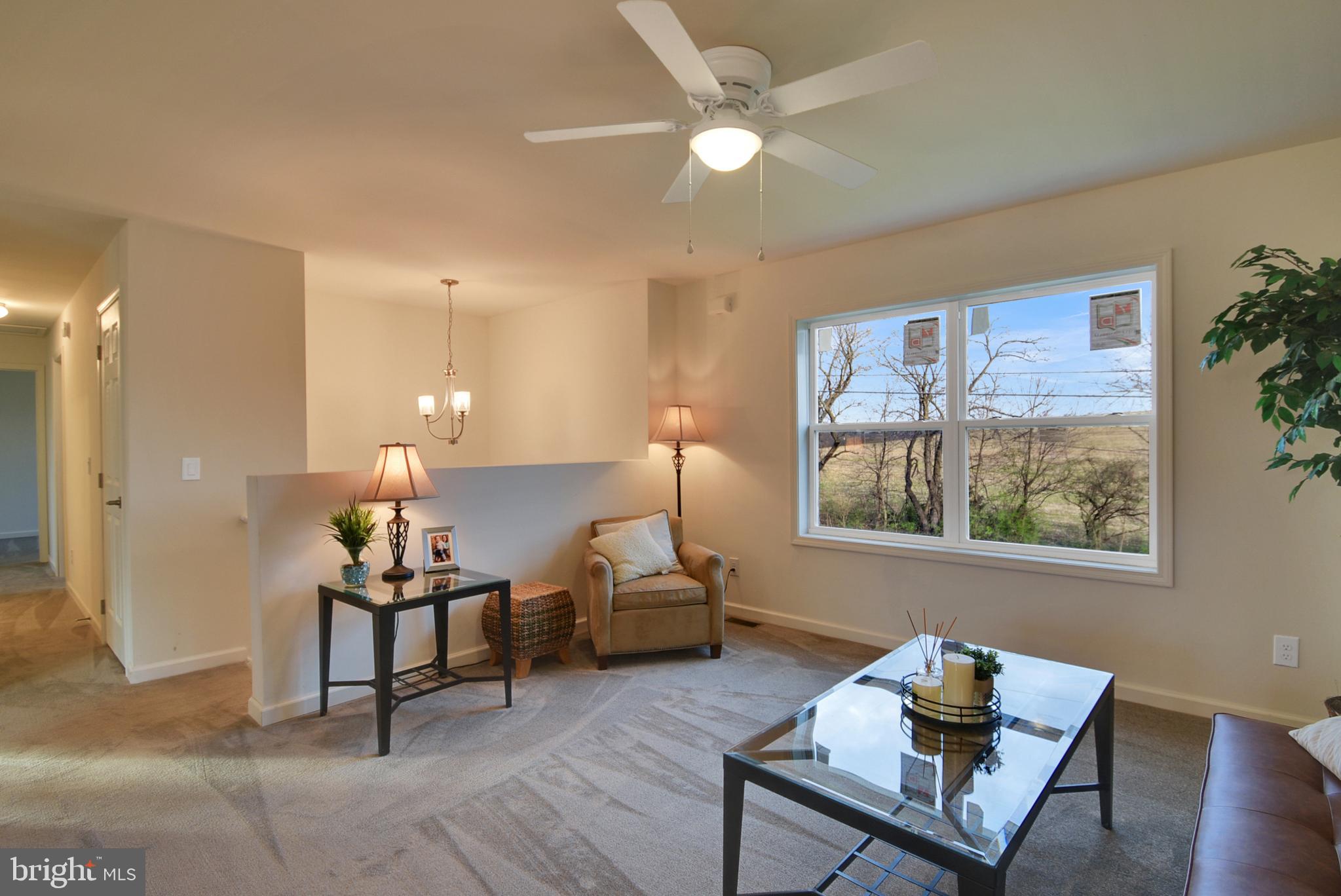 826 River Road Hamburg, PA 19526 - Photo 4 of 32 Living room