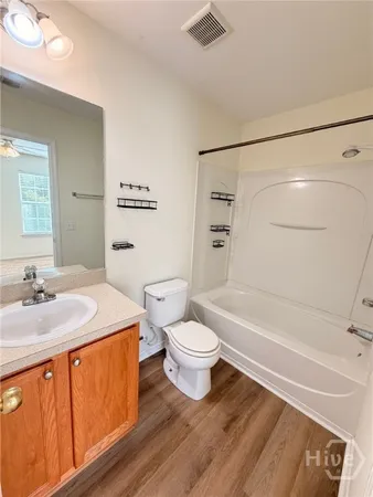 $1,595 | 125 Fairgreen Street, Savannah, GA 31407