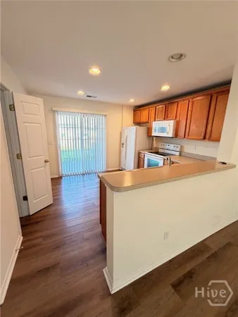 $1,595 | 125 Fairgreen Street, Savannah, GA 31407