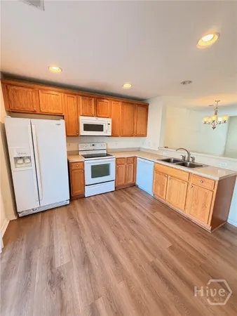 $1,595 | 125 Fairgreen Street, Savannah, GA 31407