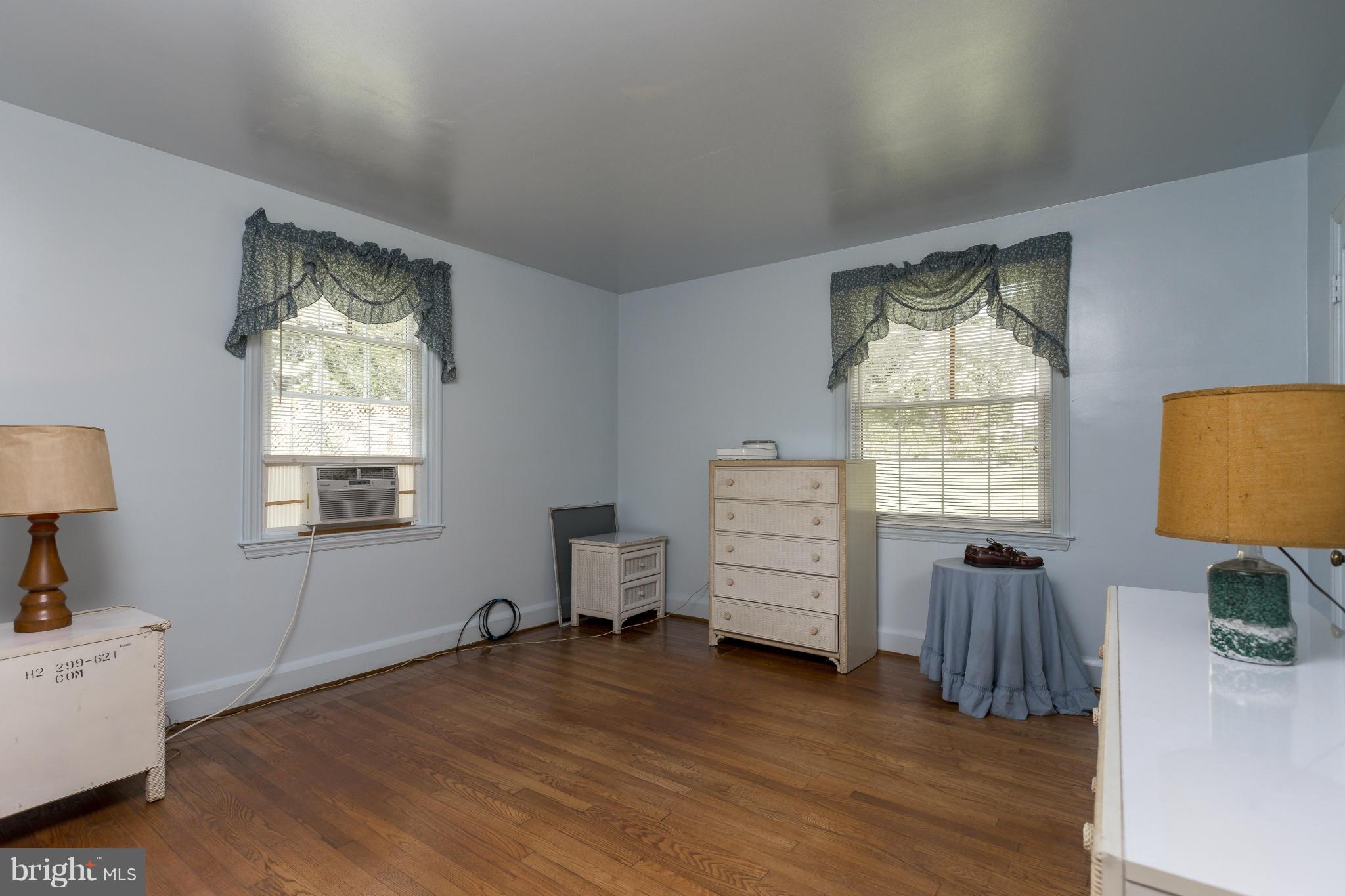 16 North Rolling Road Baltimore, MD 21228 - Photo 15 of 27 Bedroom