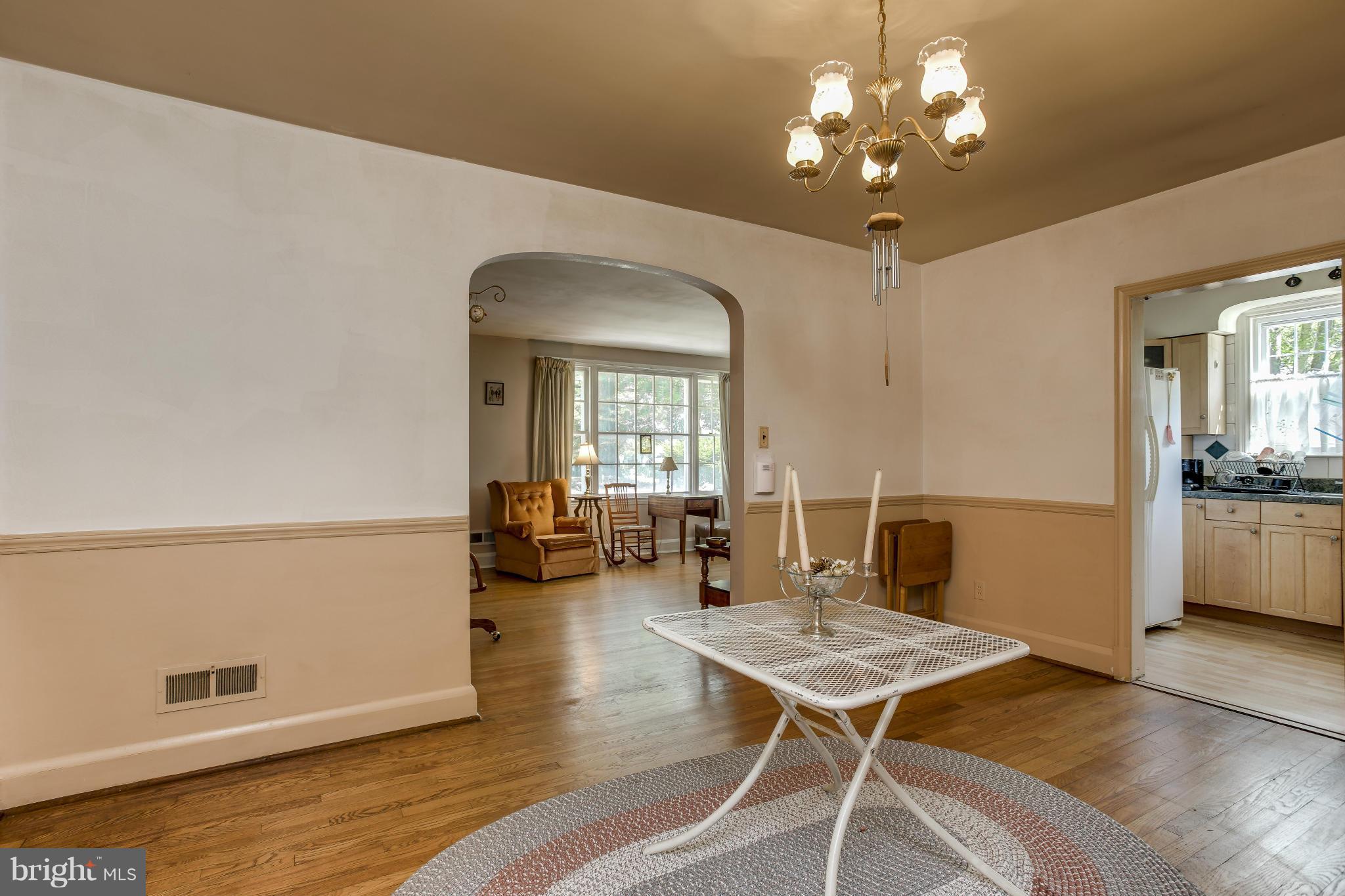 16 North Rolling Road Baltimore, MD 21228 - Photo 6 of 27 Dining Room