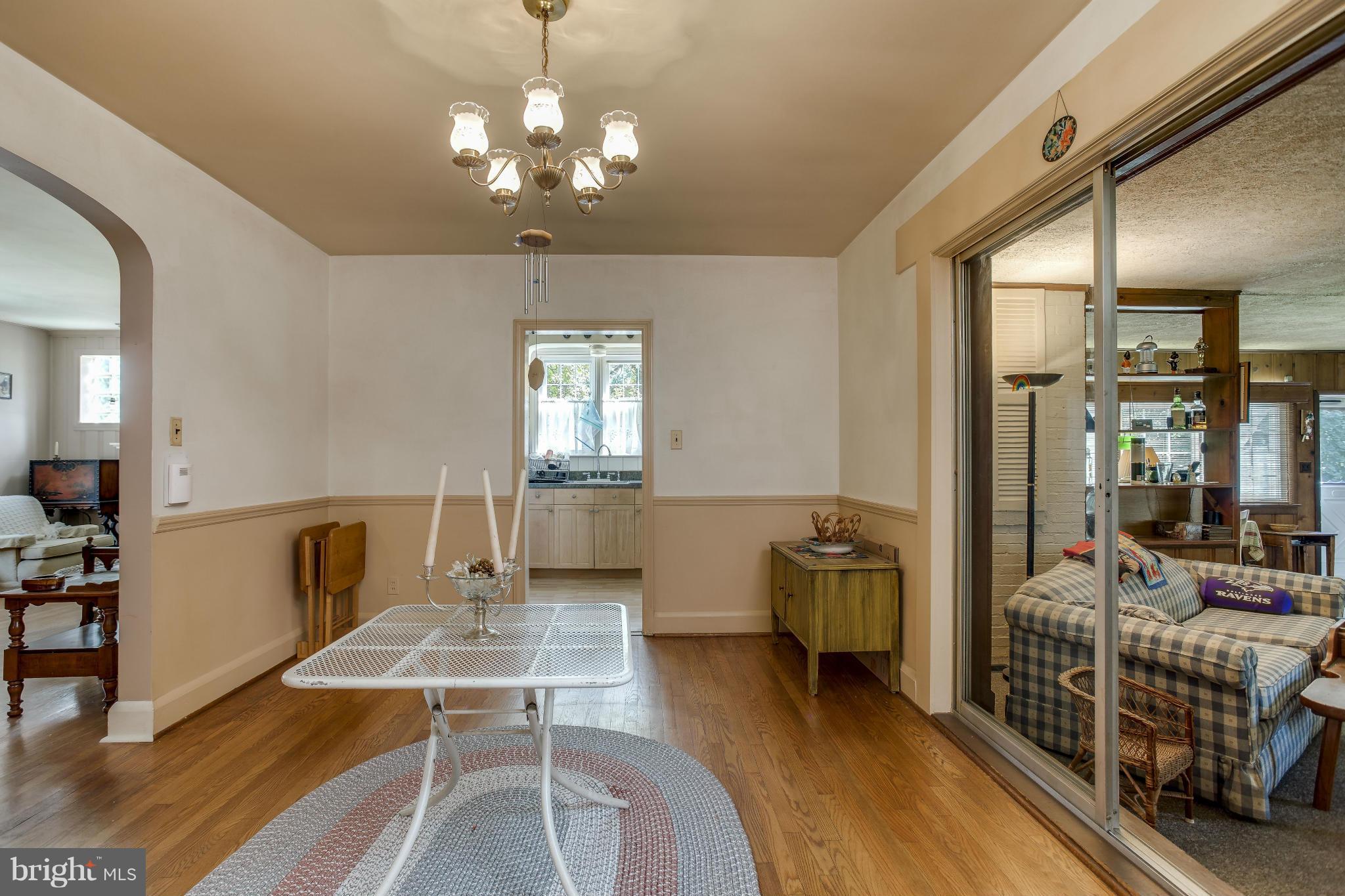 16 North Rolling Road Baltimore, MD 21228 - Photo 7 of 27 Dining Room