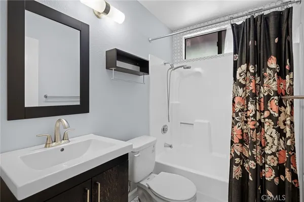 $720,000 | 10831 Roycroft Street, Unit 9, Sun Valley, CA 91352