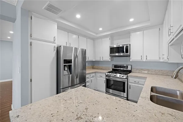 $720,000 | 10831 Roycroft Street, Unit 9, Sun Valley, CA 91352