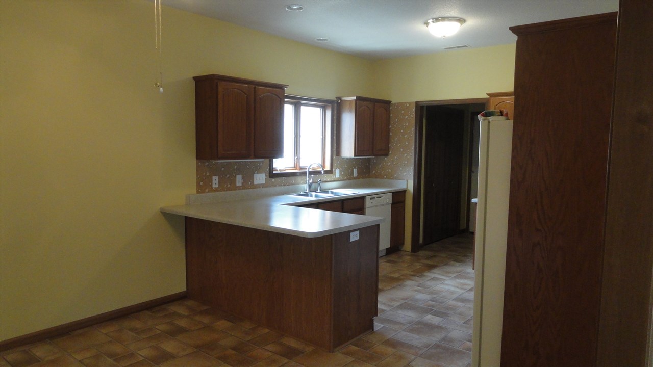 2471 Yearling Court Decatur, IN 46733 - Photo 4 of 23