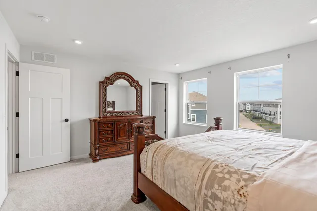 $410,000 | 8612 Kenyon Court Northeast, Unit B, Blaine, MN 55449