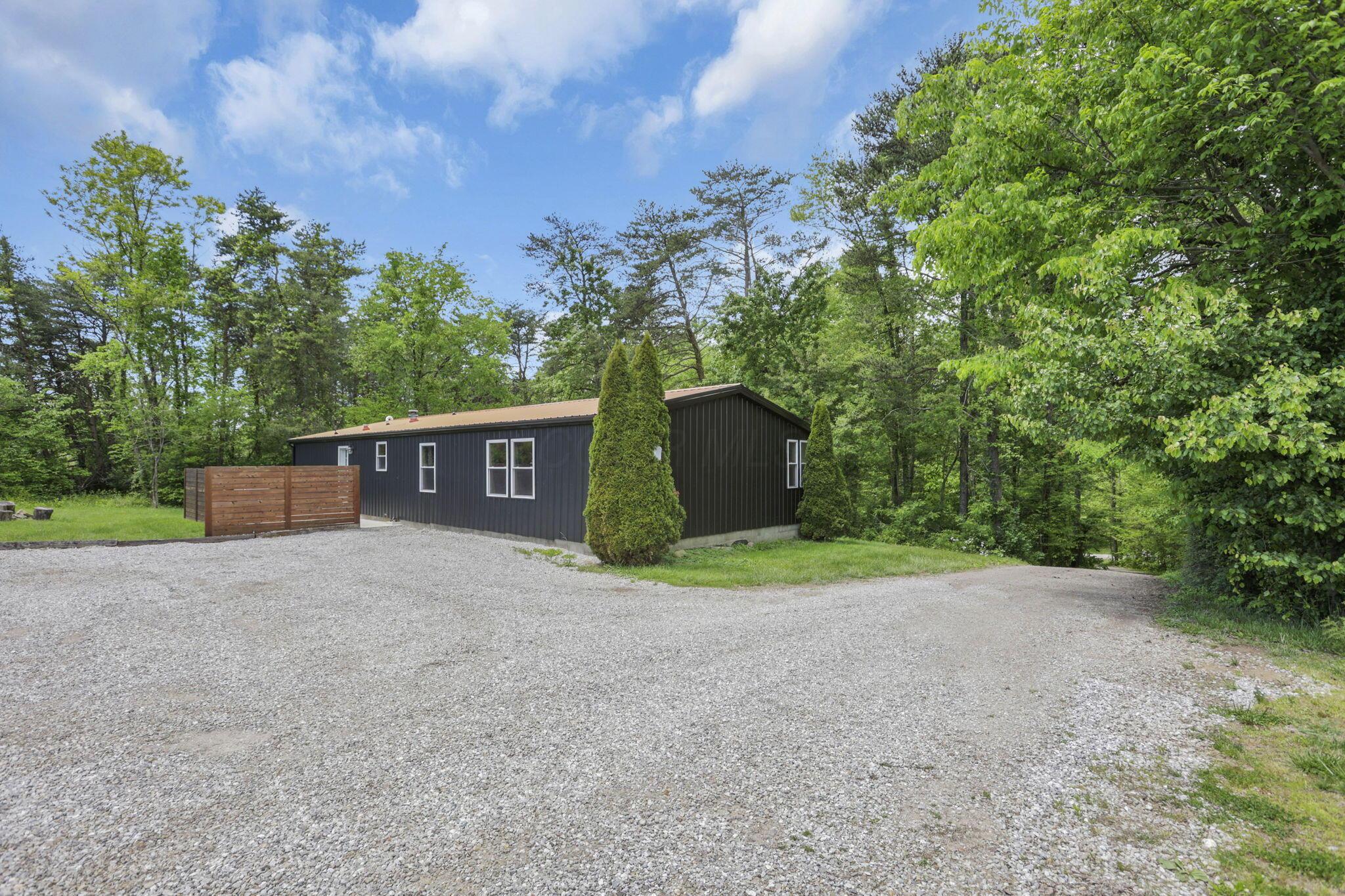 18682 Griffith Road Logan, OH 43138 - Photo 6 of 44 plenty of parking!
