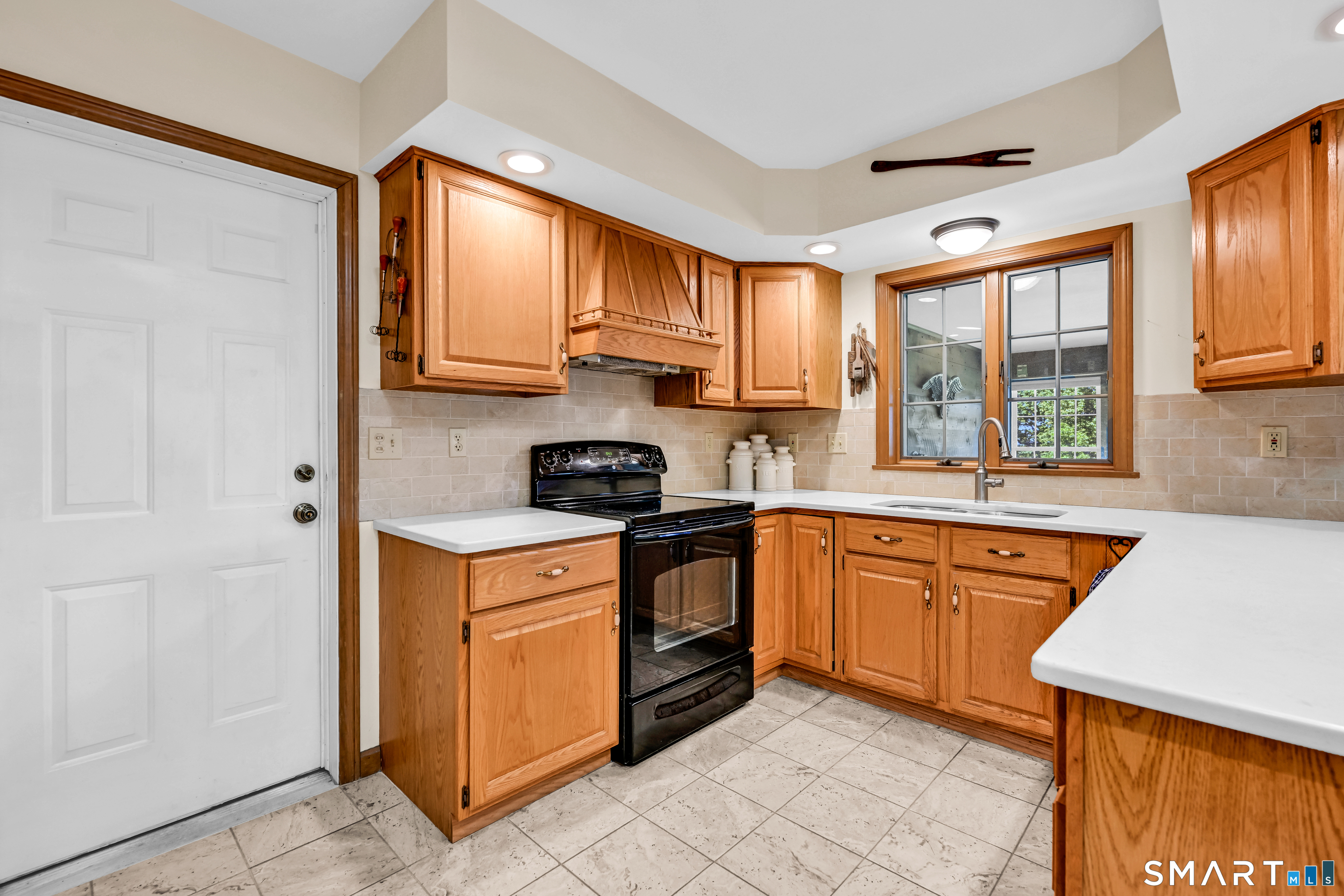 317 Waterhole Road East Hampton, CT 06424 - Photo 7 of 38