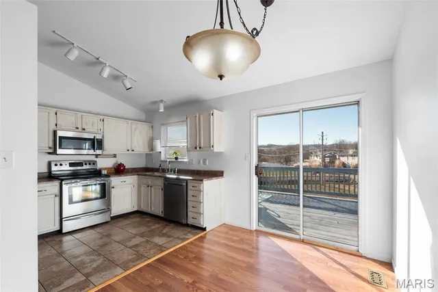 $292,900 | 2518 Waterfront Court, Imperial, MO 63052