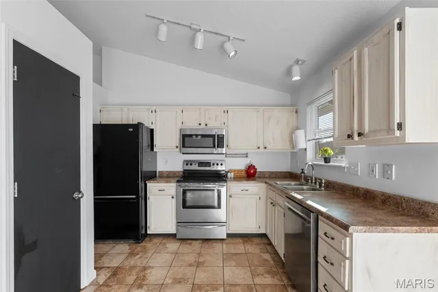 $292,900 | 2518 Waterfront Court, Imperial, MO 63052