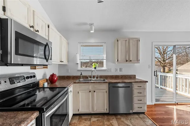 $292,900 | 2518 Waterfront Court, Imperial, MO 63052