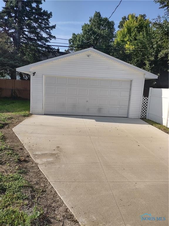 647 Waybridge Road Toledo, OH 43612 - Photo 16 of 26 Gallery Image 16