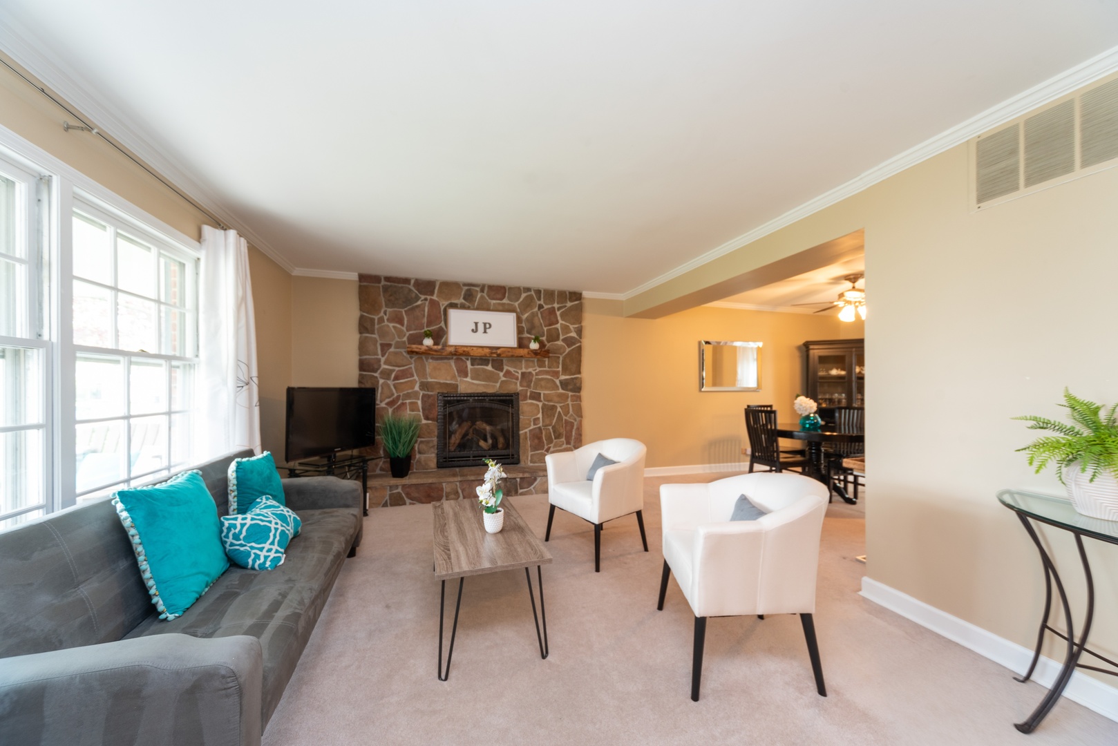 1096 Greenridge Road Buffalo Grove, IL 60089 - Photo 2 of 14