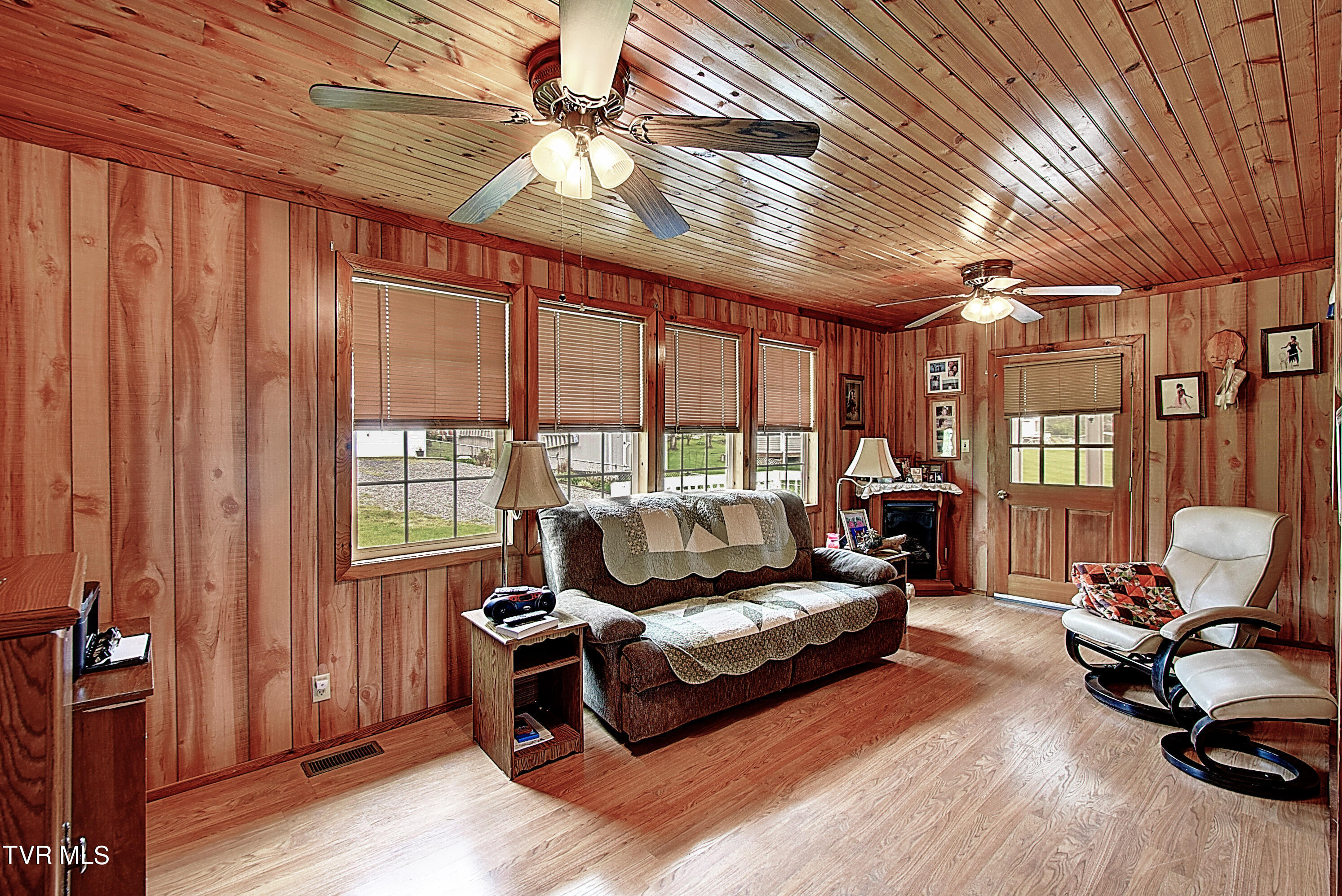 8 Sims Hill Road Elizabethton, TN 37643 - Photo 19 of 37 DSC_0010And8more