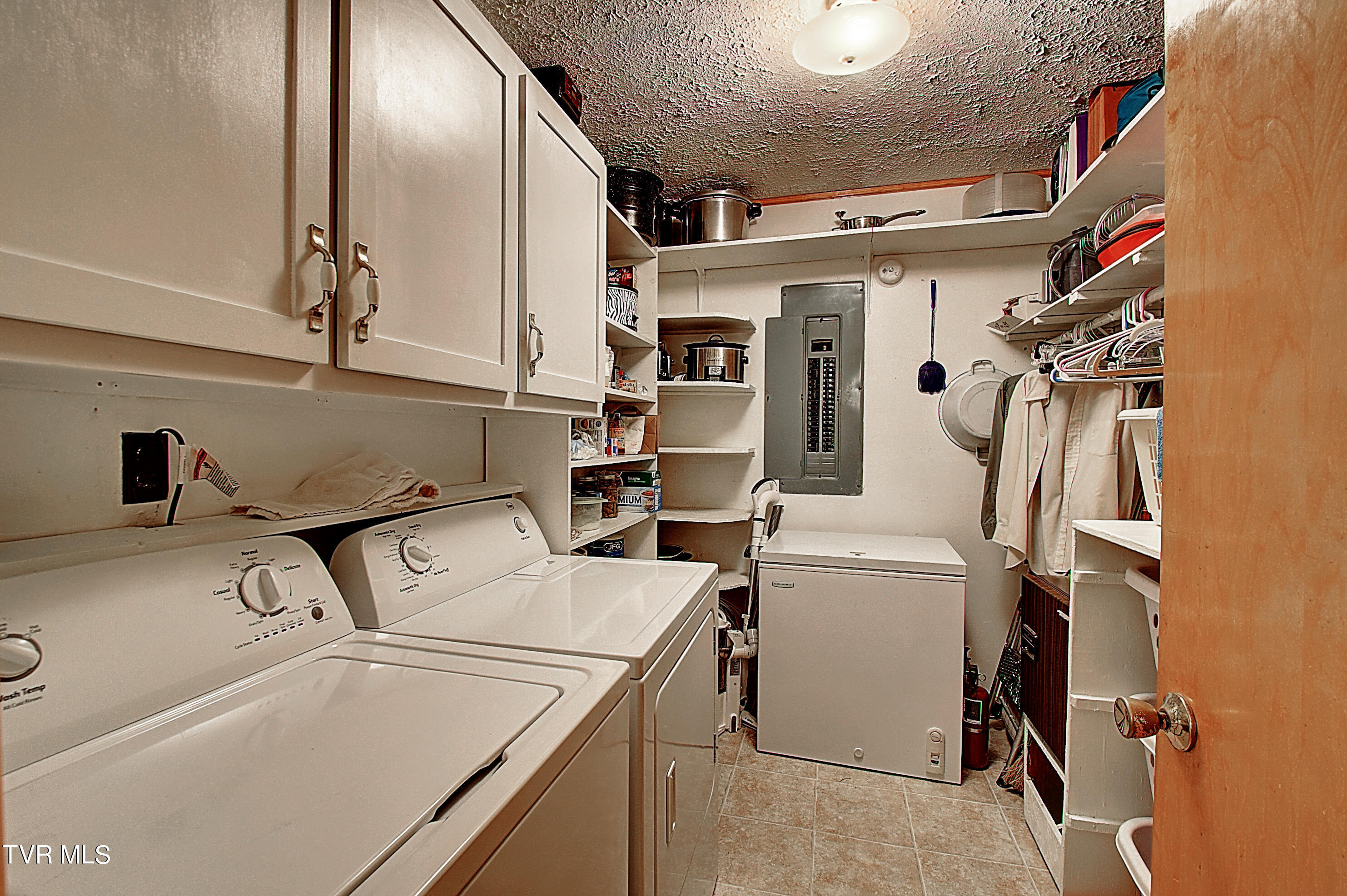 8 Sims Hill Road Elizabethton, TN 37643 - Photo 27 of 37 DSC_0289And8more
