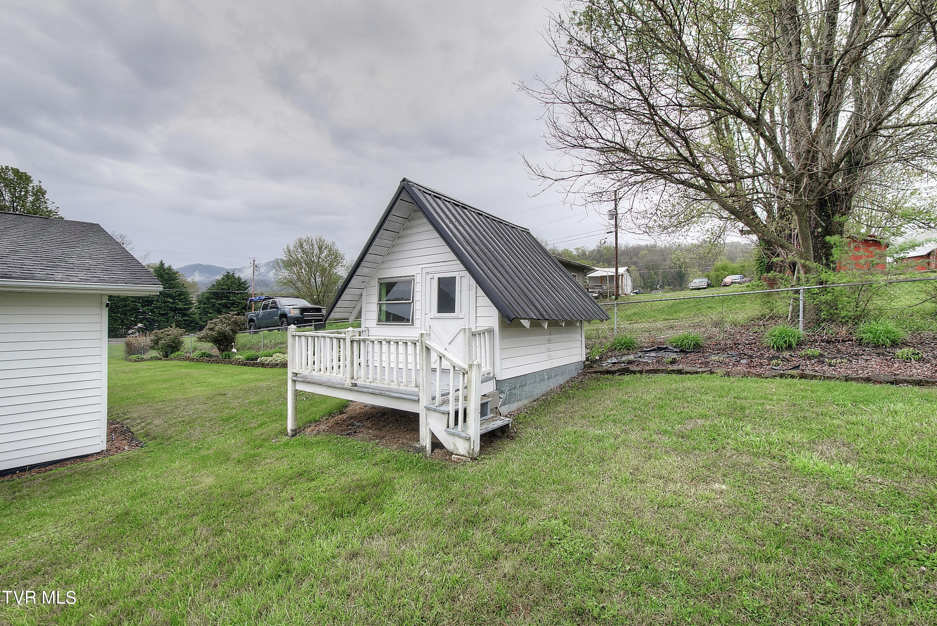 8 Sims Hill Road Elizabethton, TN 37643 - Photo 31 of 37 DSC_0433_4_5_6_7_8