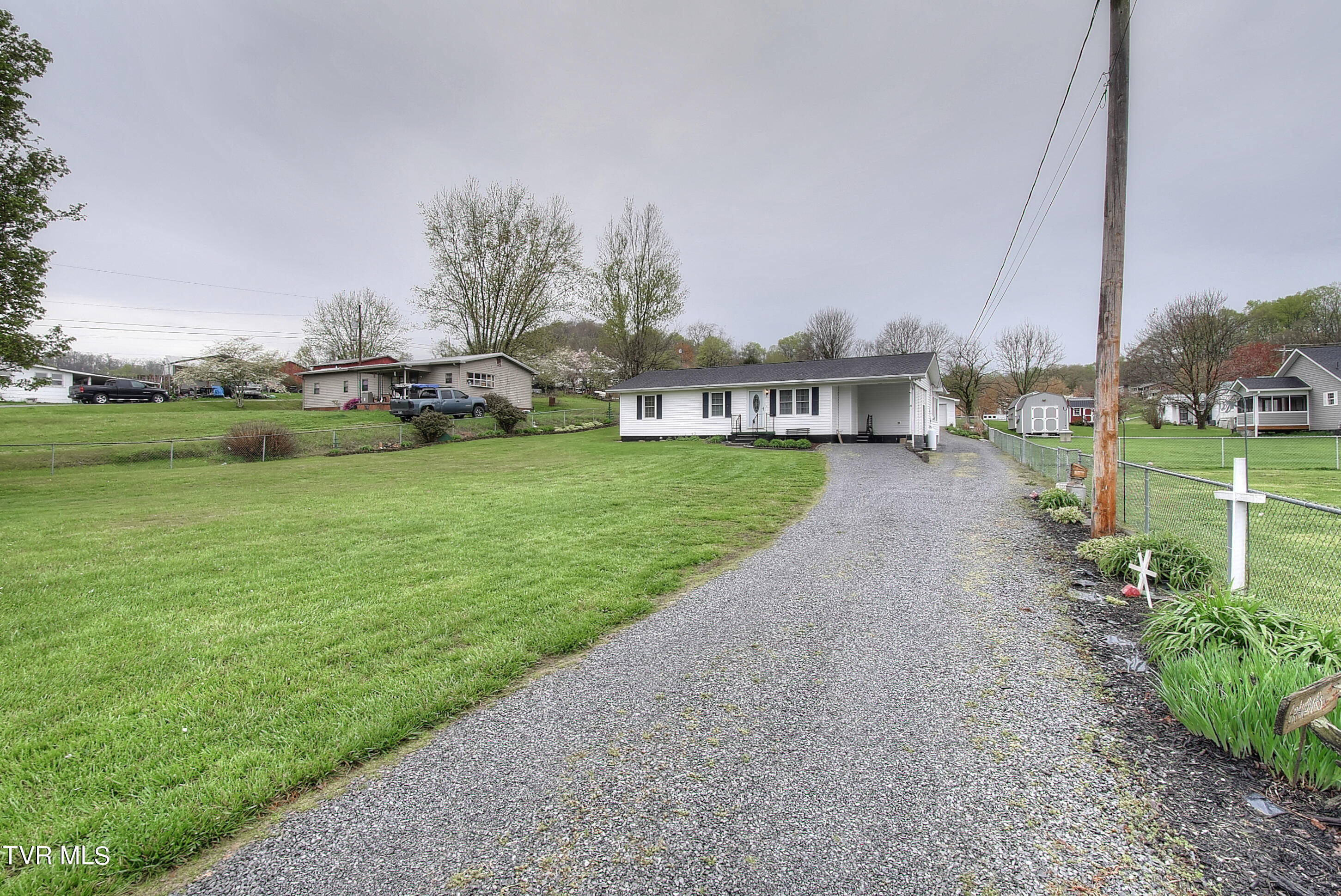 8 Sims Hill Road Elizabethton, TN 37643 - Photo 4 of 37 4