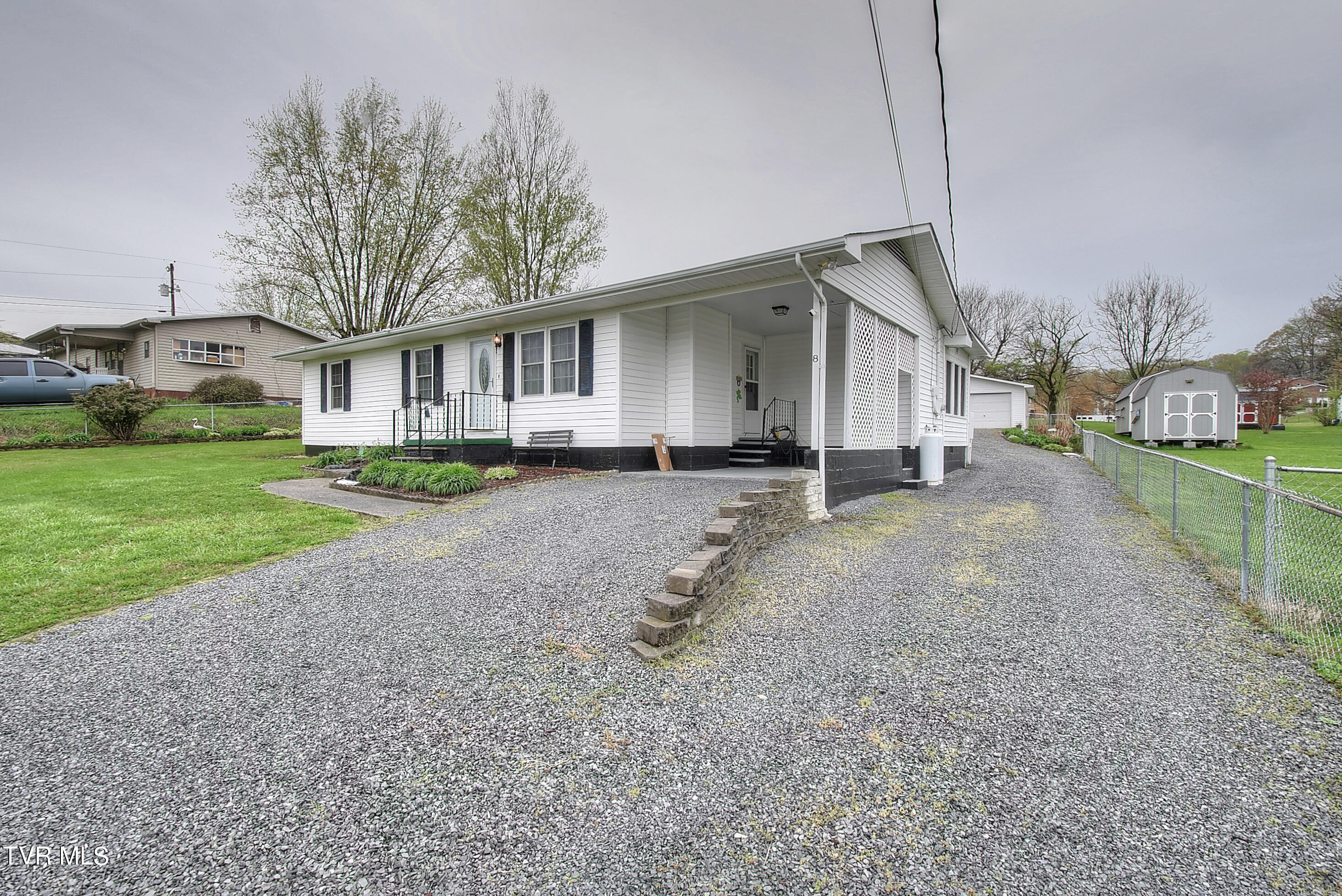 8 Sims Hill Road Elizabethton, TN 37643 - Photo 5 of 37 5