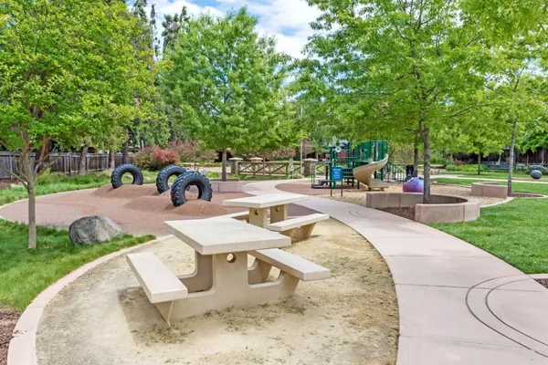 $715,000 | 374 Union Avenue, Unit D, Campbell, CA 95008