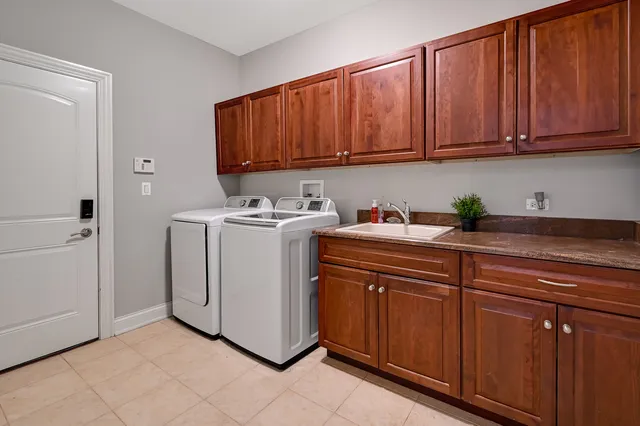 $874,999 | 15 W 749 79th Street, Burr Ridge, IL 60527