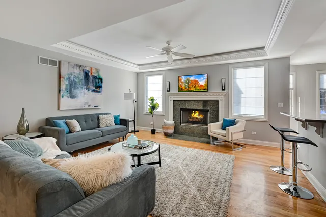 $874,999 | 15 W 749 79th Street, Burr Ridge, IL 60527