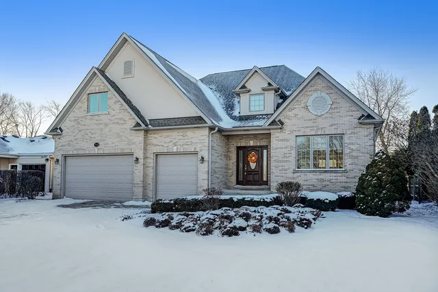 $874,999 | 15 W 749 79th Street, Burr Ridge, IL 60527
