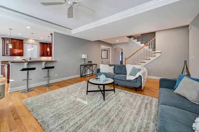 $874,999 | 15 W 749 79th Street, Burr Ridge, IL 60527