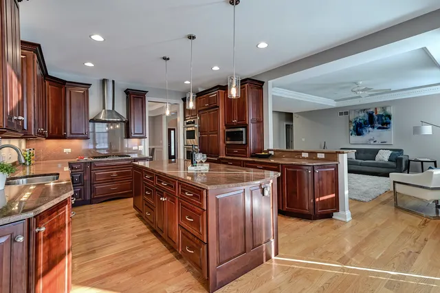 $874,999 | 15 W 749 79th Street, Burr Ridge, IL 60527