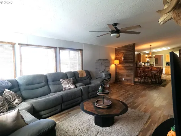 $574,900 | 6471 Southwest Dee Lane, Culver, OR 97734