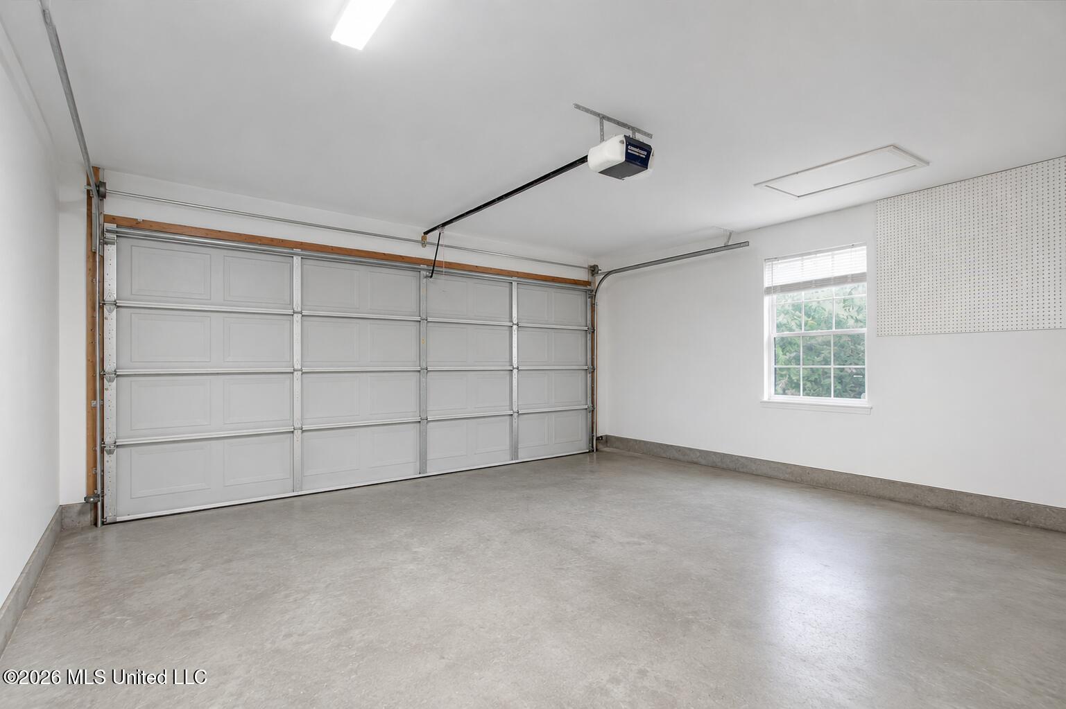 8809 Old Walnut Road Ocean Springs, MS 39564 - Photo 26 of 30 Garage