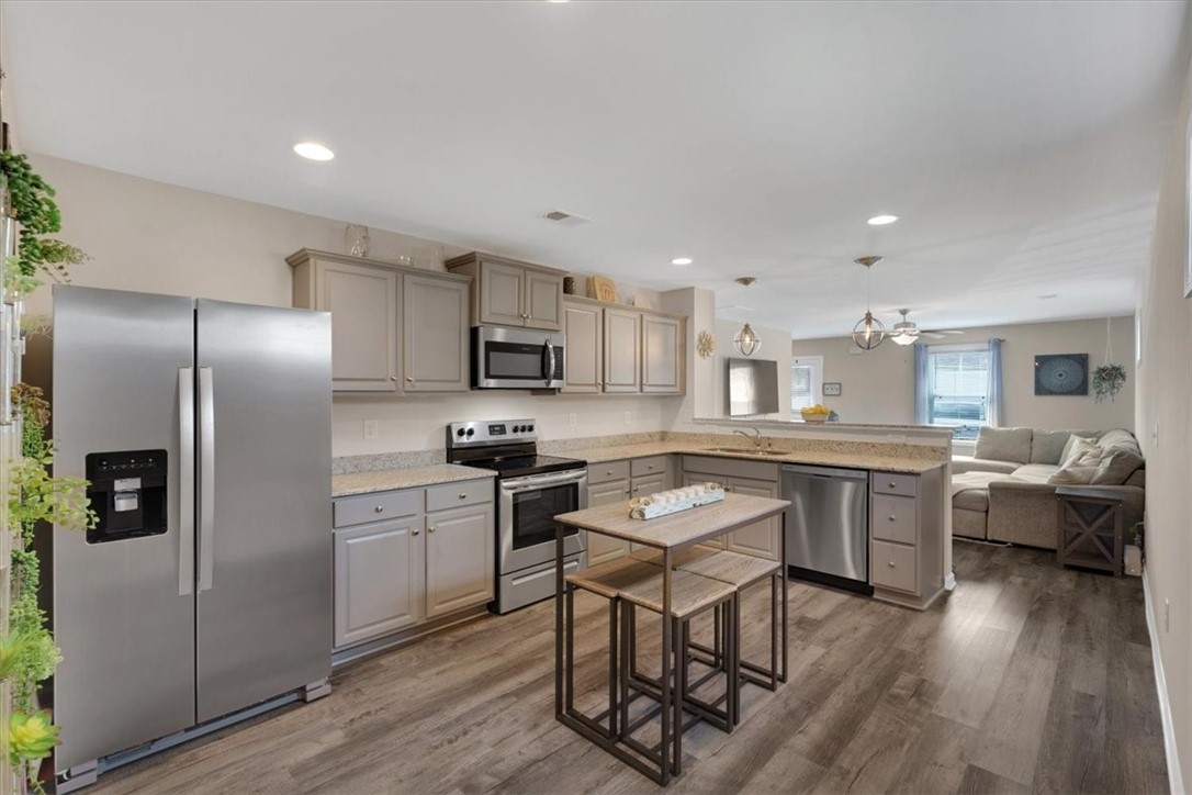 305 Noble Lane Pendleton, SC 29670 - Photo 8 of 21 Stainless Appliances