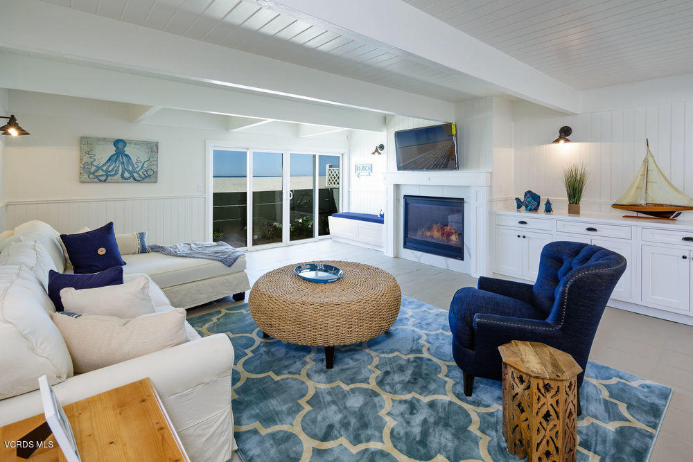 3445 Ocean Drive Oxnard, CA 93035 - Photo 13 of 25 11family_roomchad_jones