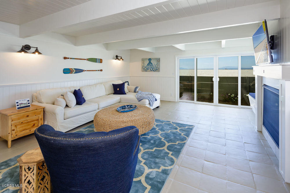 3445 Ocean Drive Oxnard, CA 93035 - Photo 15 of 25 13family_roomchad_jones