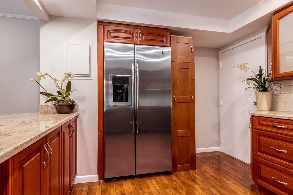 406 Paradise Road, Unit 2L Swampscott, MA 01907 - Photo 8 of 42 Gallery Image 8