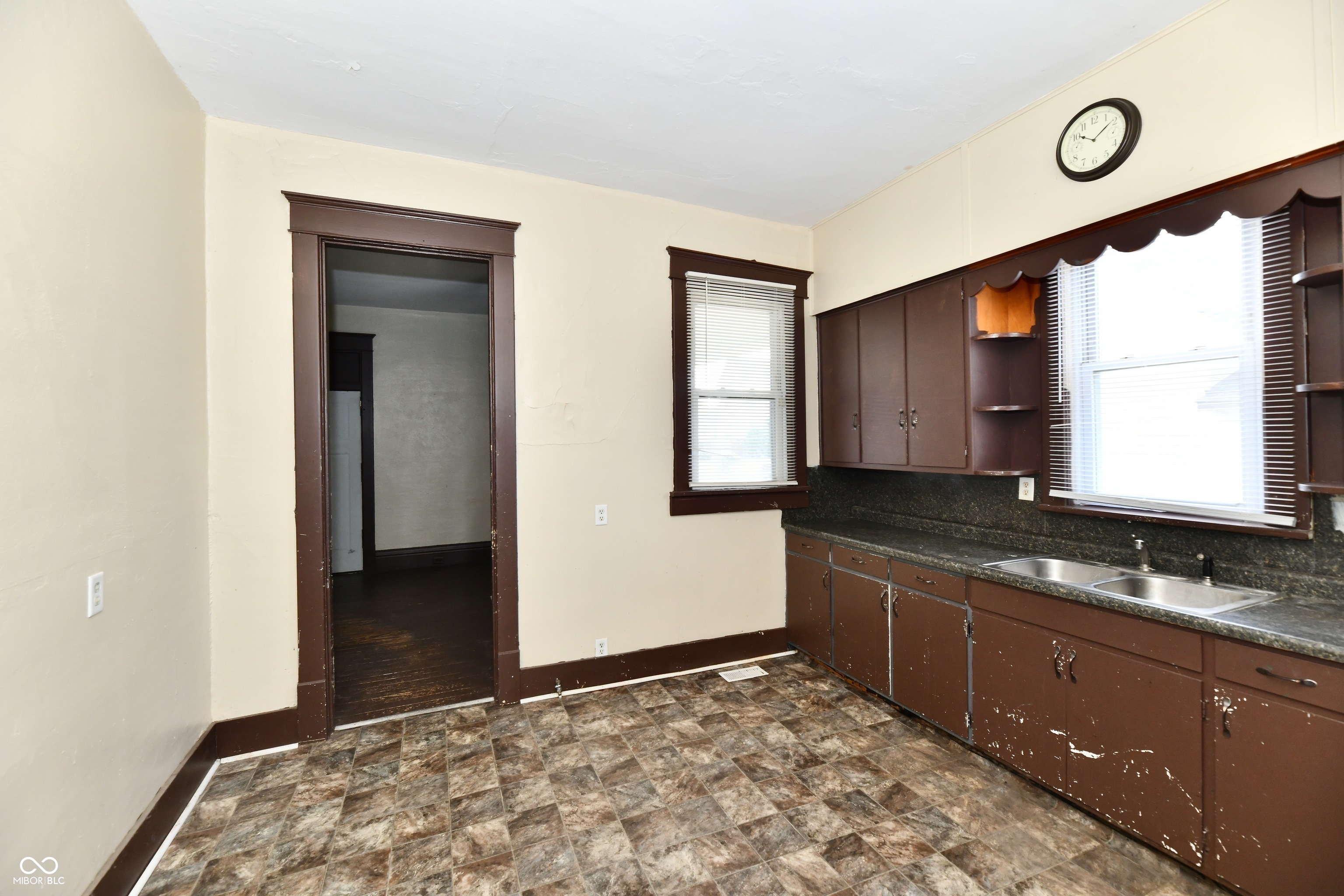 208 East Sherman Street Windfall, IN 46076 - Photo 5 of 21
