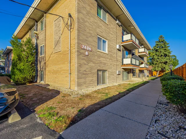 $139,900 | 7434 West 111th Street, Unit 812, Worth, IL 60482