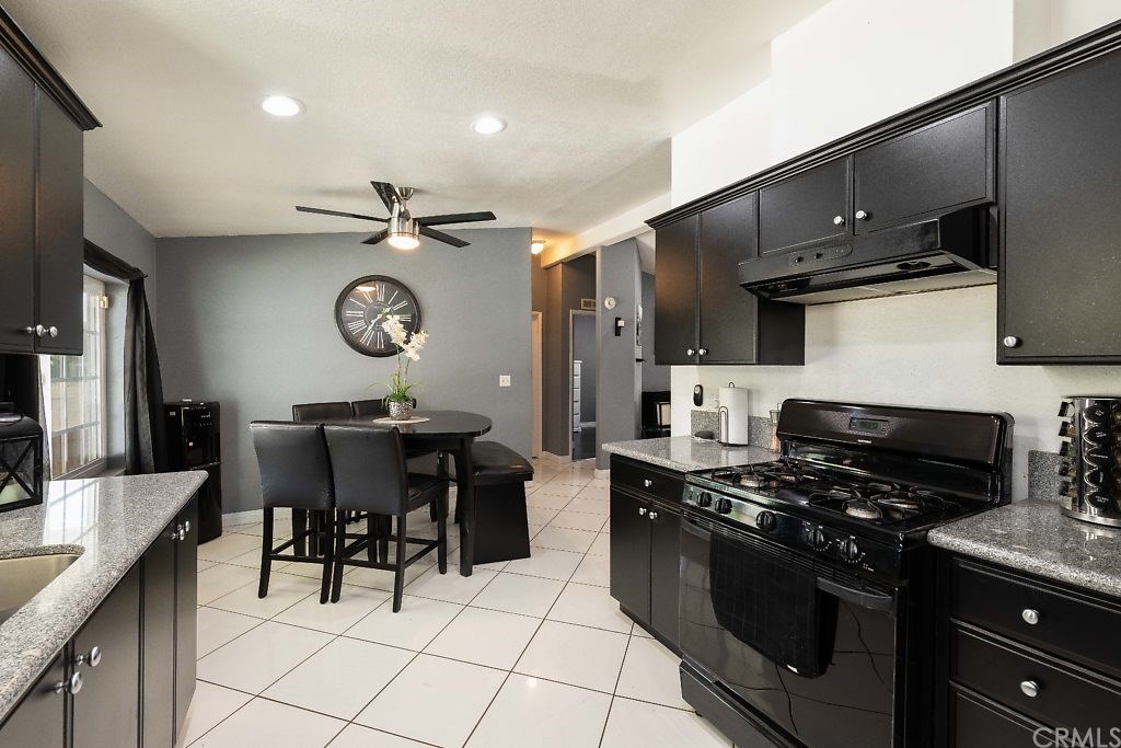 2574 Tenth Street Riverside, CA 92507 - Photo 12 of 32