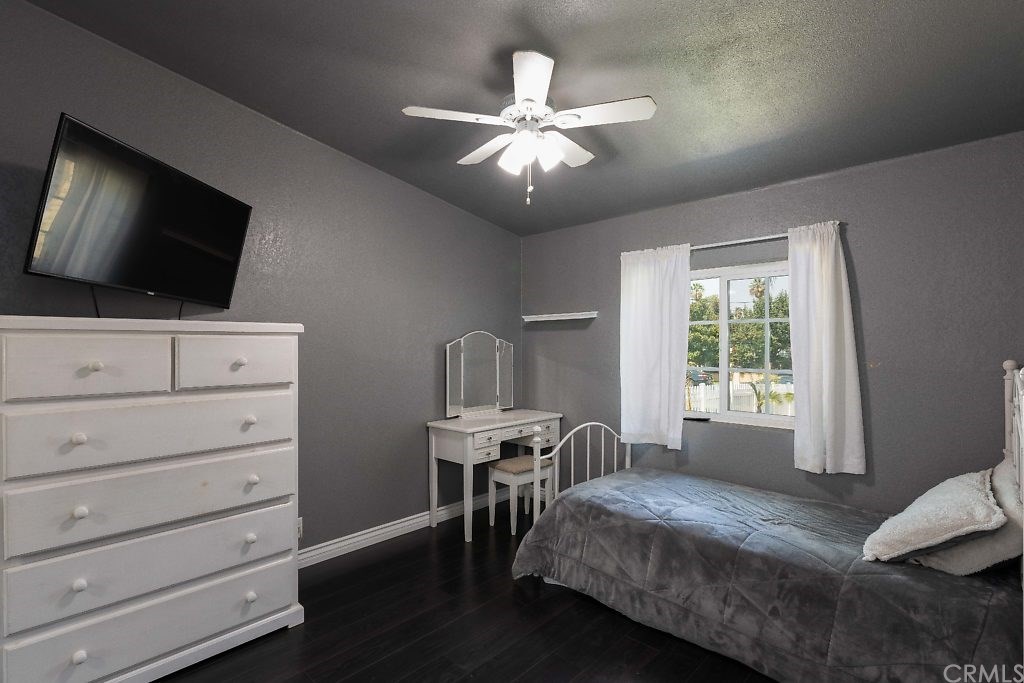 2574 Tenth Street Riverside, CA 92507 - Photo 13 of 32