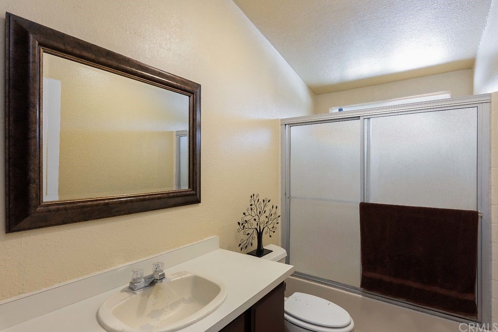 2574 Tenth Street Riverside, CA 92507 - Photo 17 of 32
