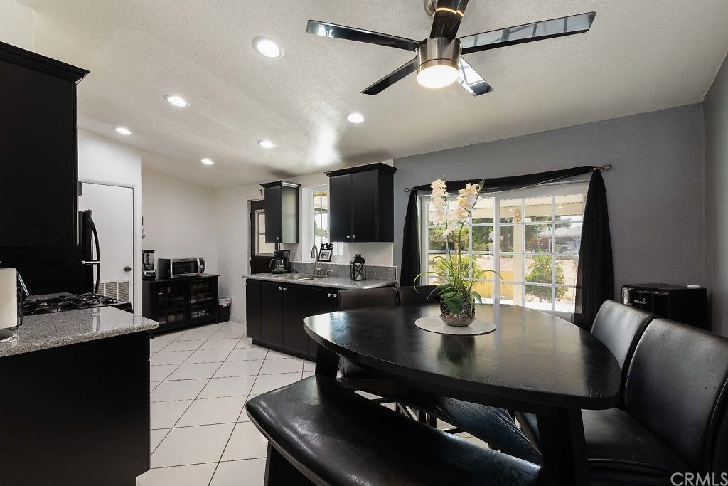 2574 Tenth Street Riverside, CA 92507 - Photo 10 of 32