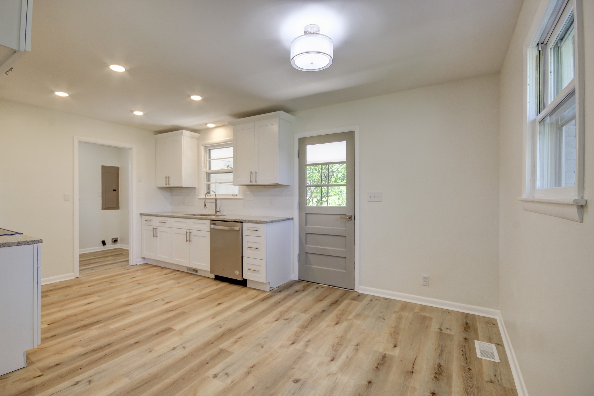 251 Edmondson Ferry Road Clarksville, TN 37040 - Photo 9 of 35 Gallery Image 9