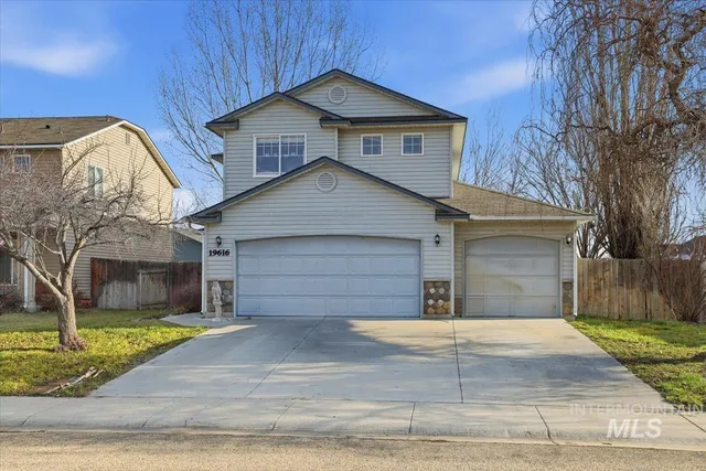 $374,900 | 19616 Commonwealth Avenue, Caldwell, ID 83605