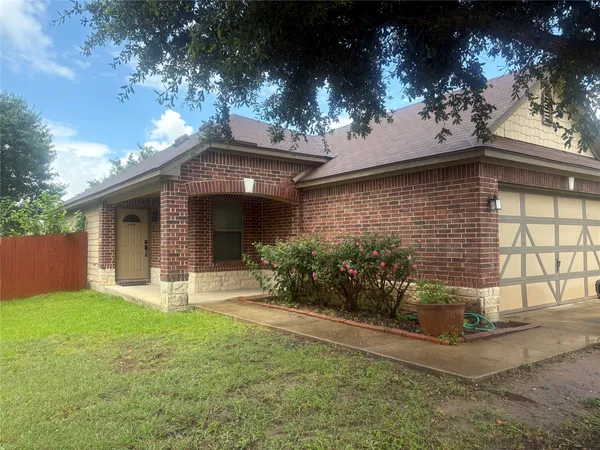 $1,950 | 4305 Big Bend Trail, Taylor, TX 76574
