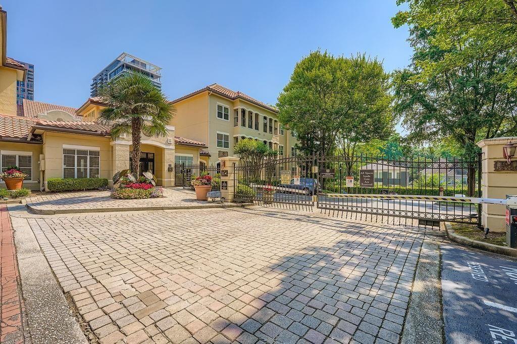 955 Juniper Street Northeast, Unit 4127 Atlanta, GA 30309 - Photo 28 of 29 a front view of a building with street view